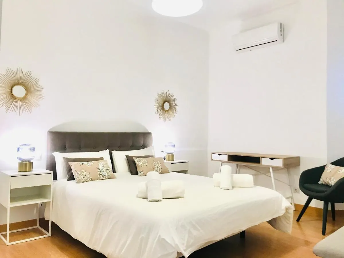 Gleaming & Well Located Apartment In Malaga Center