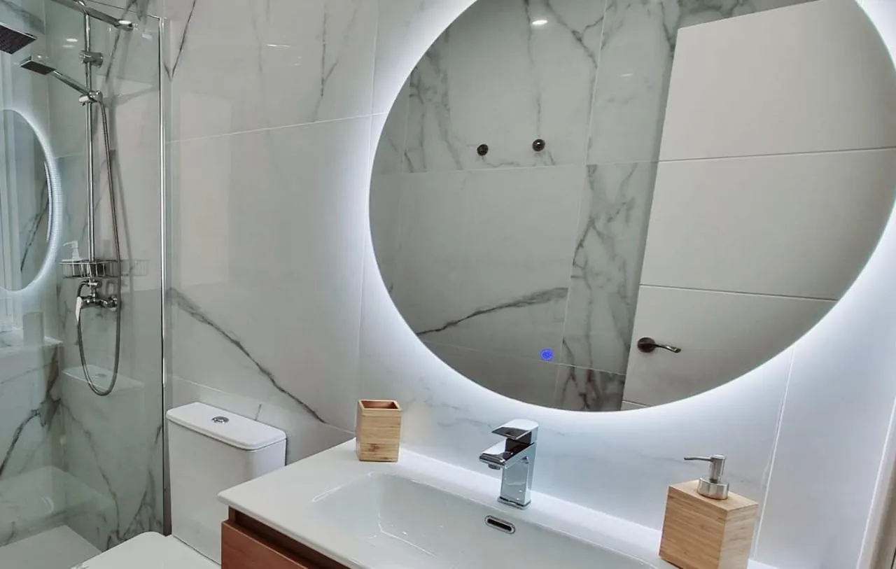 Gleaming & Well Located Apartment In Malaga Center Spain